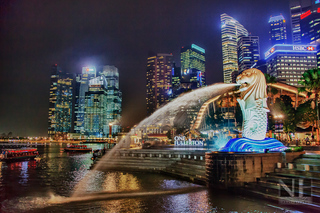 Singapur (Skyline mit Merlion, dem Wahrzeichen der Stadt)